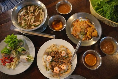 อาหาร หรือ เครื่องดื่ม