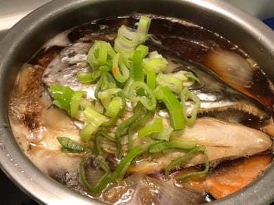 วิธีทำ หัวปลาแซลมอนต้มซีอิ้ว