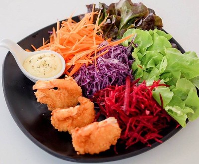 สลัดกุ้งทอด