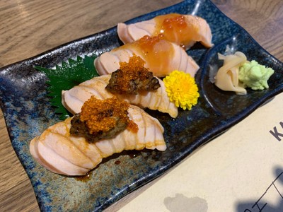 Salmon foiegras sushi