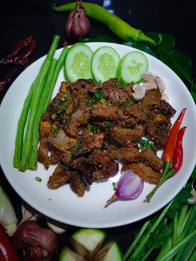 ลาบน้ำตกหมู