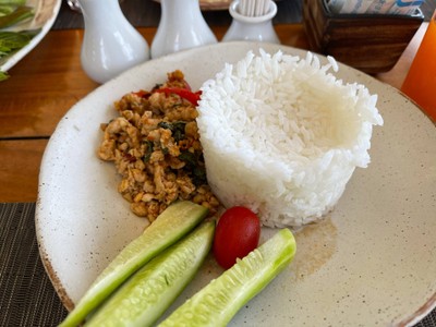 ข้าวผัดกระเพรา