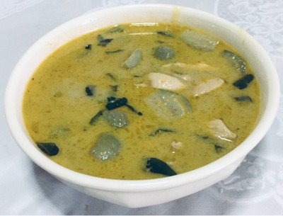 ขนมจีนแกงเขียวหวานไก่