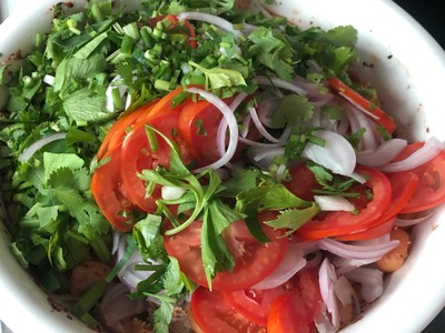 วิธีทำ ลาบวุ้นเส้นไส้กรอก