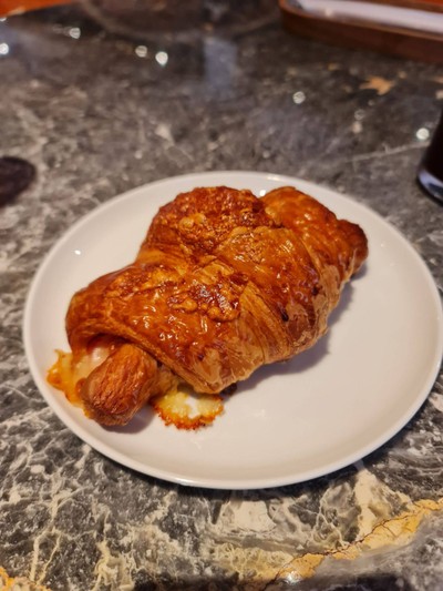 ครัวซองแฮมชีส