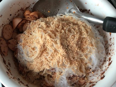 วิธีทำ ลาบวุ้นเส้นไส้กรอก