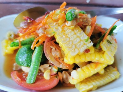 ส้มตำข้าวโพด