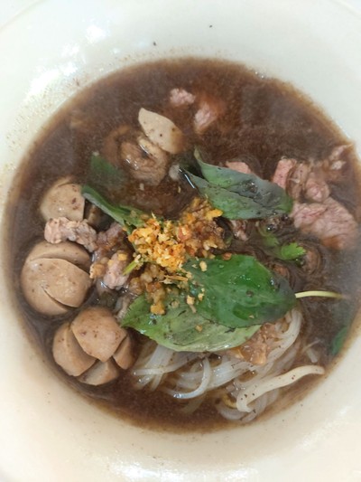 ก๋วยเตี๋ยวเนื้อน้ำใส