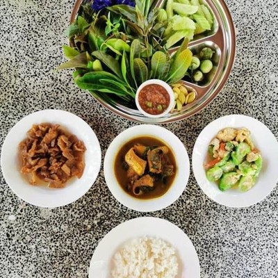 ร้านป้าใจ อาหารพื้นเมือง