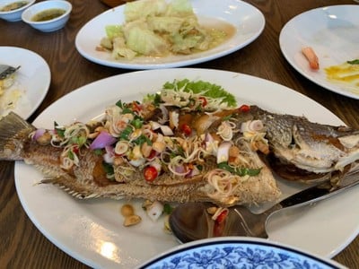 อาหาร หรือ เครื่องดื่ม