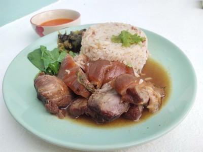 ข้าวขาหมูหนังล้วน