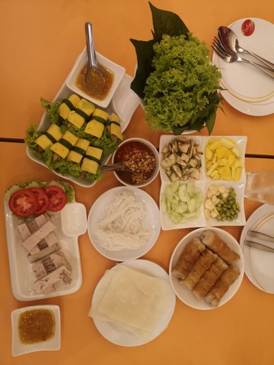 อาหาร หรือ เครื่องดื่ม