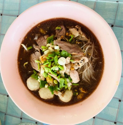 ก๋วยเตี๋ยวหมูนํ้าตก