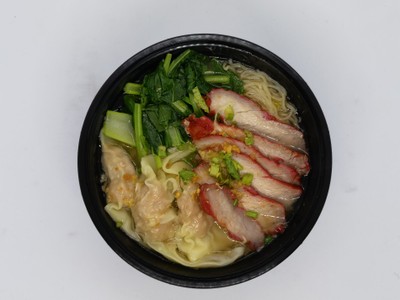 บะหมี่เกี๊ยวน้ำหมูแดง
