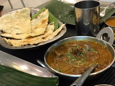 garlic naan, chettinand mutton curry