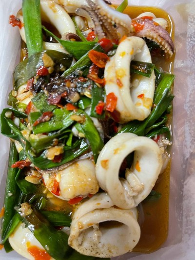 ปลาหมึกผัดไข่เค็ม