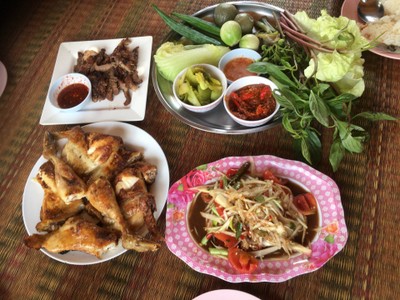 ไก่ย่าง+คอหมูย่าง+ตำปูปลาร้า