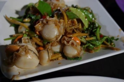 หอยเชลล์ผัดฉ่า