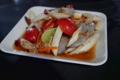 ส้มตำไหลบัวกุ้งสด