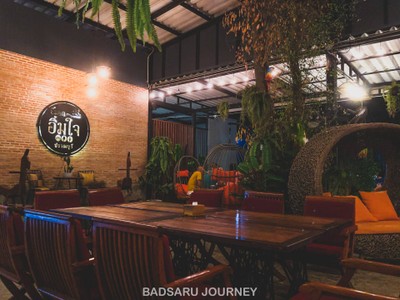 บรรยากาศภายในร้าน โปร่ง สบาย