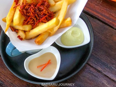 เฟรนฟรายส์ซอสกะปิ