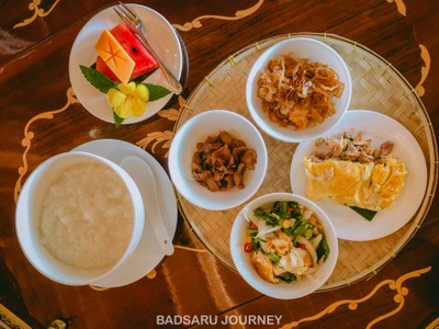 เซตอาหารเช้า อันนี้ต่อคนนะคะ รวมอยู่ในค่าที่พักแล้วค่ะ