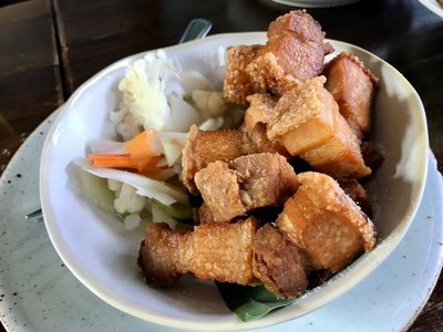 หมูกรอบโรยเกลือ