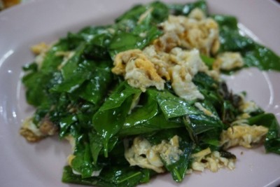 ใบเหลียงผัดไข่