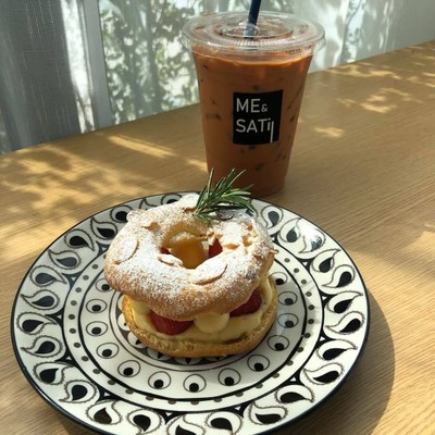 ขนมที่ร้านเป็นขนมอบโฮมเมดคะ​แนะนำให้ไปลองทานนะคะรสชาติอร่อยมากคะร้านเล็กๆเปิดใหม