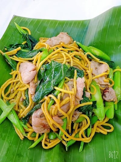 เมนูของร้าน ราดหน้าราโด้ เจ้าเก่า 1