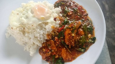 กระเพราปลากระป๋อง