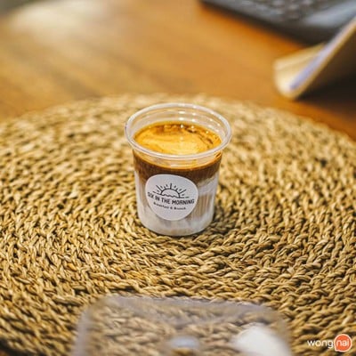 เมนูของร้าน Six In The Morning Cafe
