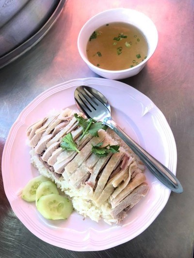 ข้าวมันไก่ หอม อร่อย ใช่เลยคะ