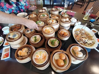 อาหาร หรือ เครื่องดื่ม