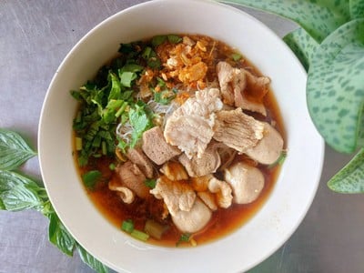 เมนูของร้าน ก๋วยเตี๋ยวเรือปทุมทอง