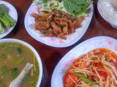 อาหาร หรือ เครื่องดื่ม