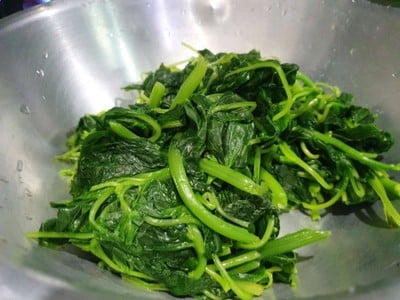 วิธีทำ ผักโขมน้ำมันงา เครื่องเคียงเกาหลี วิธีทำ ผักโขมน้ำมันงา เครื่องเคียงเกาหลี