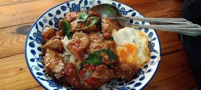 ข้าวกระเพราหมูทอด+ไข่ดาว