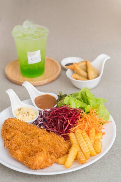 Set4 สเต็กปลาดอลลี่+ซาโมซ่ากล้วย+เลม่อนโซดา