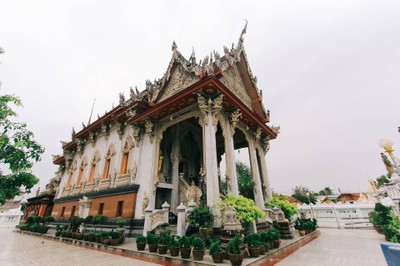 “วัดกลางบางแก้ว” วัดโบราณริมแม่น้ำท่าจีน