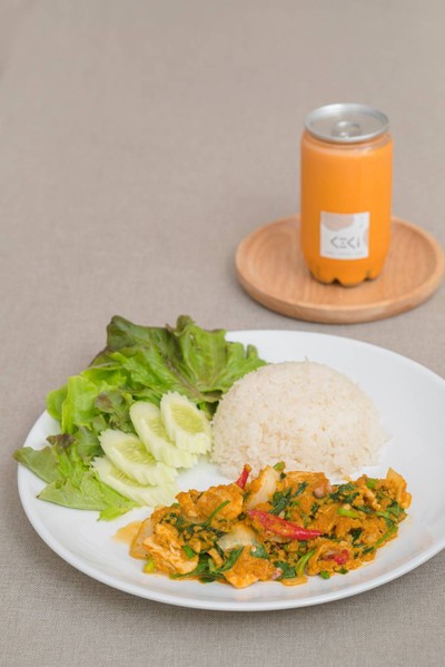 Set1 mini  ข้าวไก่ผัดผงกะหรี่+ชาบุกคละรส