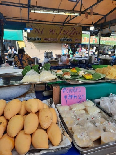 บรรยากาศ ตลาดนัดใหม่ไดโนเสาร์