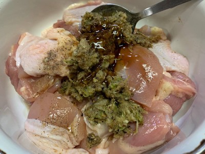 วิธีทำ ไก่ห่อใบเตย (หม้อทอดไร้น้ำมัน) วิธีทำ ไก่ห่อใบเตย (หม้อทอดไร้น้ำมัน)
