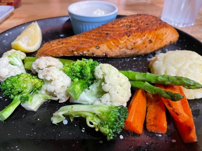สเต็กแซลมอน (Salmon Steak)