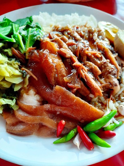 เกาเหลาไก่+ขาหมู