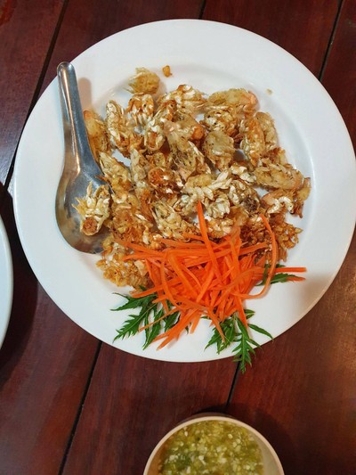 จั๊กจั่นทะเลทอดกระเทียม