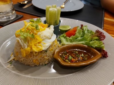 อาหาร หรือ เครื่องดื่ม