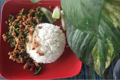 กะเพราหมูสับ