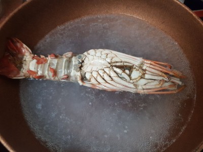 วิธีทำ กุ้งมังกรต้ม/ย่าง