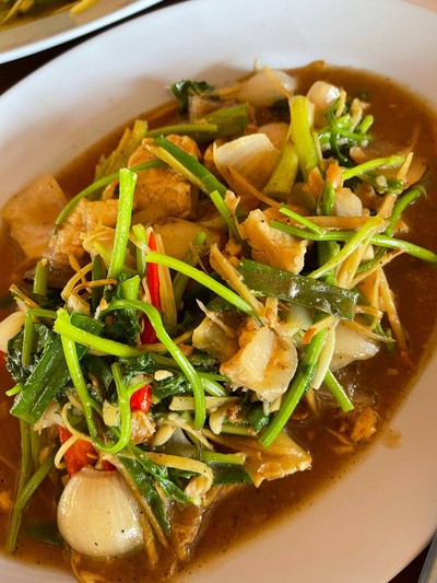 ปลาแข้ผัดขึ้นฉ่าย